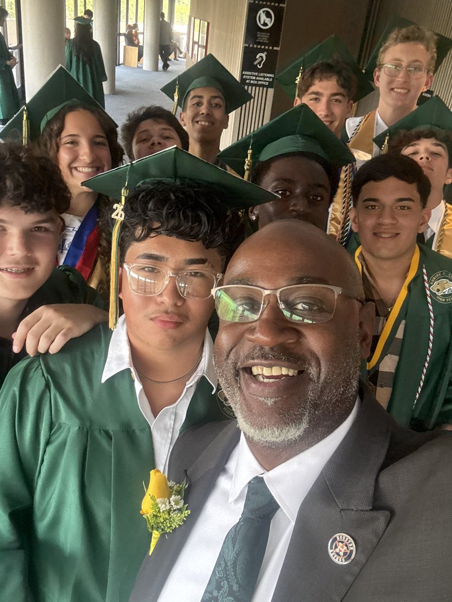 DrGbates's tweet photo. Celebrating the incredible accomplishments of the class of @RGC_MS_HS class of 2026. An unforgettable evening honoring these phenomenal students and their families. The future is bright.🎓🎓🎓 @FSHISD https://t.co/yAfg7vvRoA