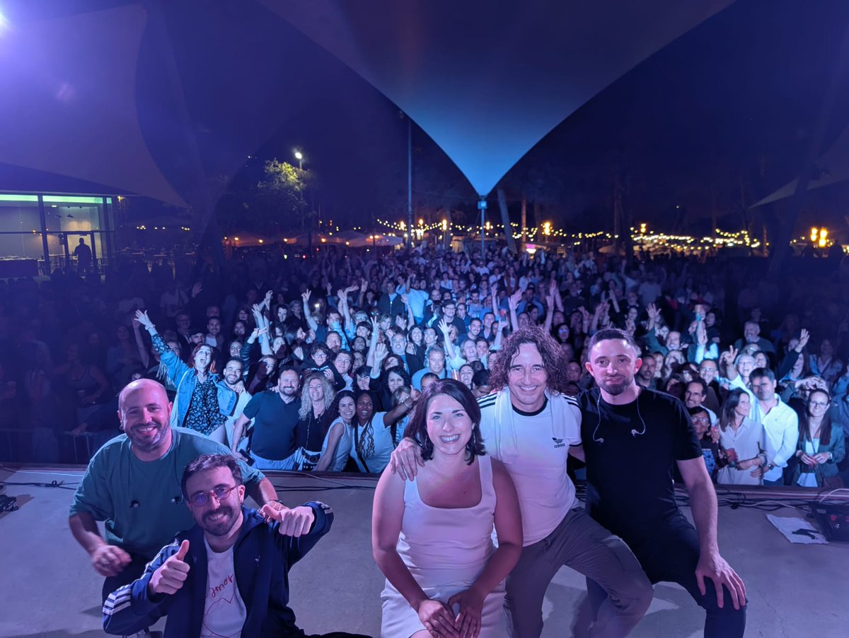 sonderosas's tweet photo. Gràcies @nomadfestival.es el Catllar per la nit que ens vau fer passar ahir! Esperem que per vosaltres també hagi estat especial 🌹 Us esperem aviat als altres concerts del tour 🥹

#sonderosastributo #tributolaorejadevangogh https://t.co/a1w503LVjU