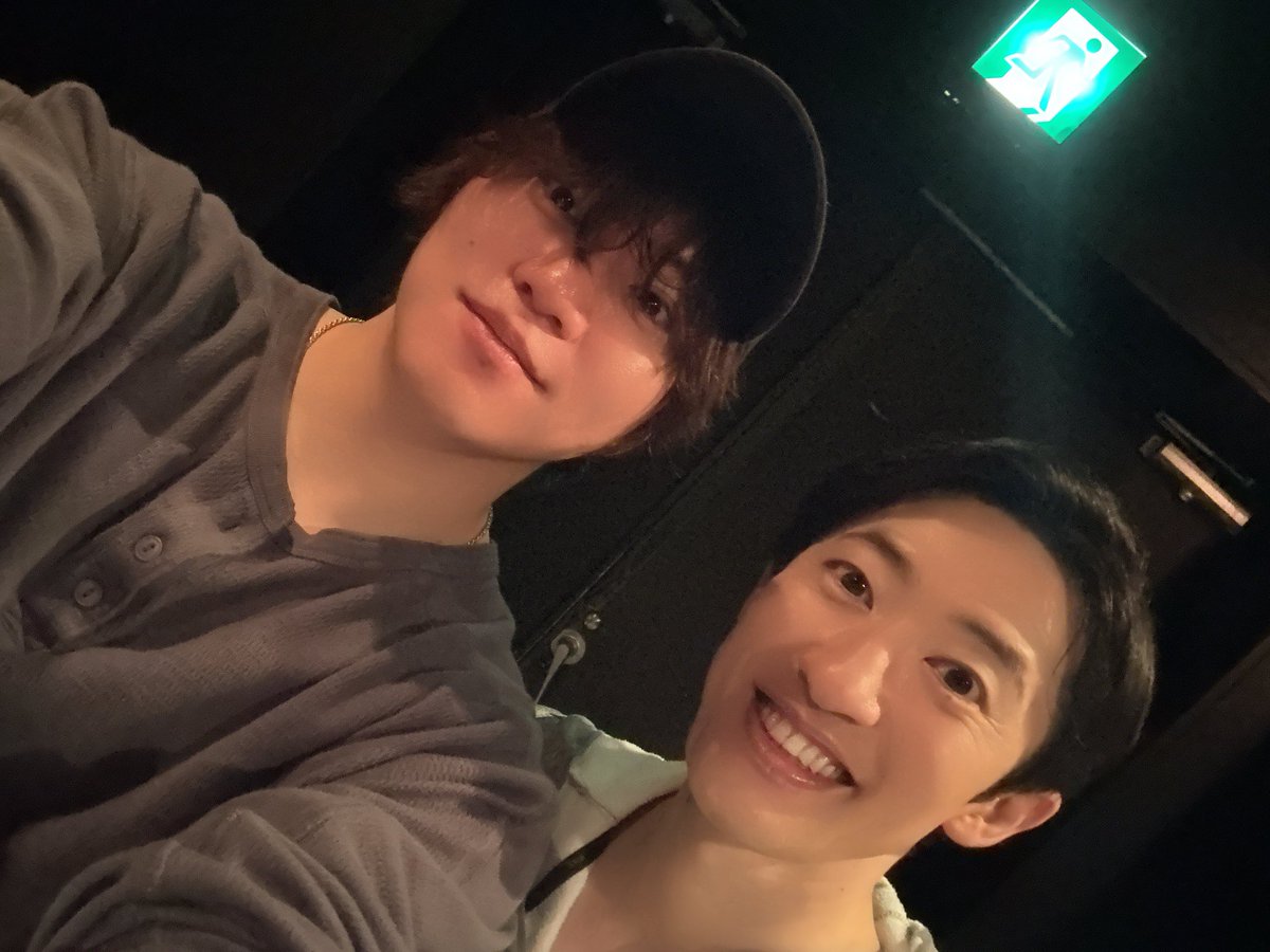 satoyugodesu's tweet photo. 刃牙ステ脚本演出でお世話になってる大祐さんの舞台 #素敵なカミングアウト2026 観劇してきました〜!
ワンシチュエーションコメディ大好き。
めちゃくちゃ面白かったです。

舞台「あれから」と刃牙でお世話になったあおちんさん。存在がコメディでした。 https://t.co/SAp8qmOYlq