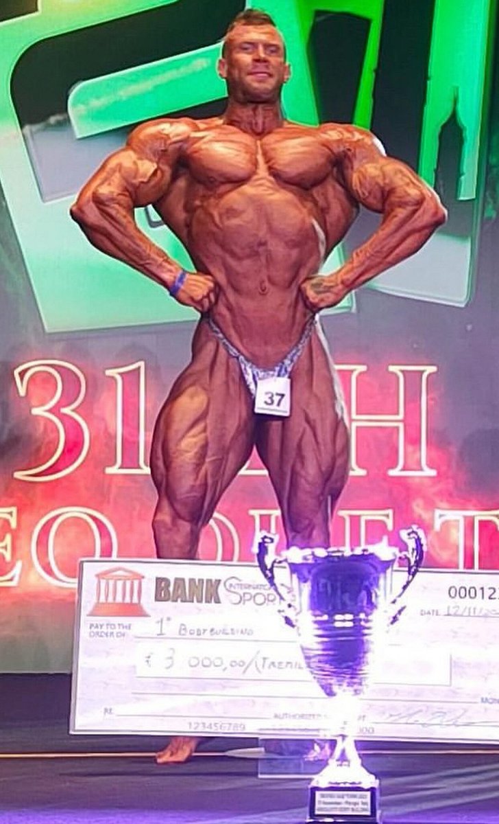 BodybuildersHOT's tweet photo. 💪 LUBOS CHLADEK
👊 https://t.co/ZuuI40GZv1
#bodybuildingbackstage #bodybuilding #backstage #nakedbodybuilder #muscles #hotbodybuilder #bodybuildingtan #protan #ifbbpro #bodybuilder #naked #nakedposing #bodybuilderposing #tanningsession #nakedtan https://t.co/pFAvjdOGOx