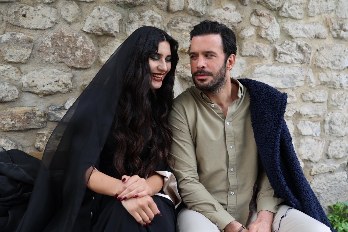 1llXllll's tweet photo. #BarışArduç #TubaBüyüküstün #SOY

باريش وتوبا من تصوير فيلم SOY 😍 https://t.co/eNze4ED7Ym