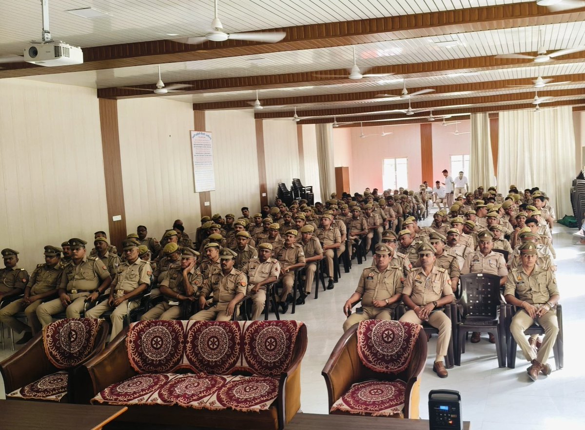 co38pacup's tweet photo. आज दिनांक 23.05.2026 को सेनानायक महोदय श्री राजेश द्विवेदी के निर्देशन में सरदार वल्लभ भाई पटेल की 150 वीं  जयंती के उपलक्ष्य  में स्टेच्यू ऑफ यूनिटी वर्चुअल/ डिजिटल टूर का आयोजन वाहिनी मनोरंजन गृह में कराया गया। इस अवसर पर सभी अधि०/कर्म० मौजूद रहे। https://t.co/bwe5l4wIsk