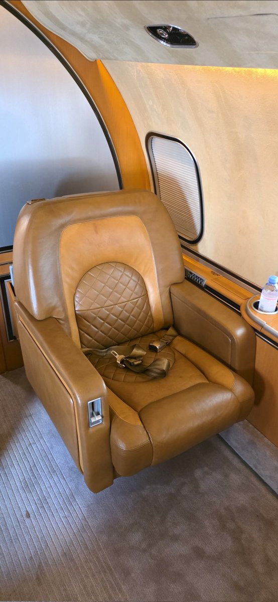 Pimpmyp's tweet photo. Before &amp; after pictures of a #Global5000 full interior refurbishment in Dubai and setting my own aircraft interior company up!
#aircrafinterior #refurbishment https://t.co/B0MVu6XIML