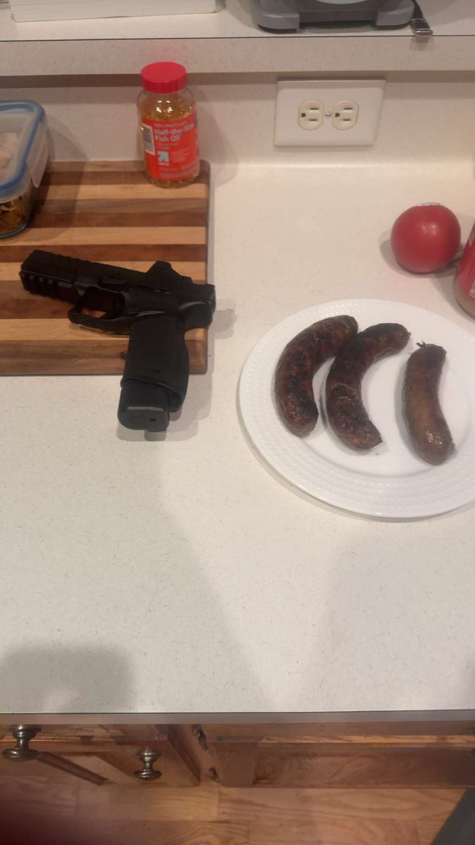 Charles85Wade's tweet photo. Memorial day weekend tomfoolery https://t.co/8jp3EHtfaa