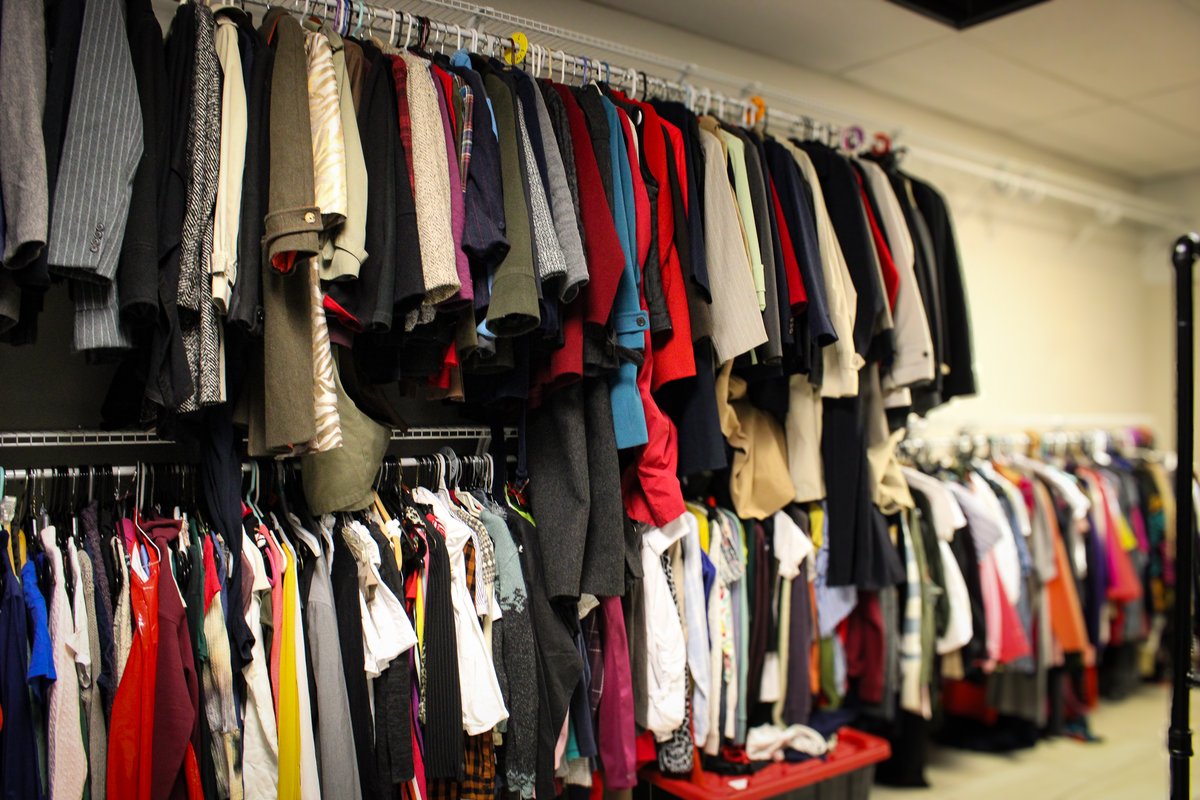 shepherds_table's tweet photo. We’re looking for volunteers to help with a special Spring Cleaning project at ST! Help organize our clothing closet &amp; donation storage room for clients in need.
-Mon–Fri | 9 AM–12 PM
-Now through July 1
-New volunteers welcome
-Ages 21+
-Email volunteer@shepherdstable.org https://t.co/IkNsRZeAZJ