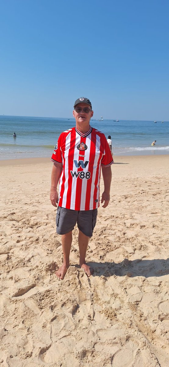 arrowsandcheese's tweet photo. @SunderlandAFC Matchday fit from India 🇮🇳 #safc https://t.co/2Mj6JGYDKI
