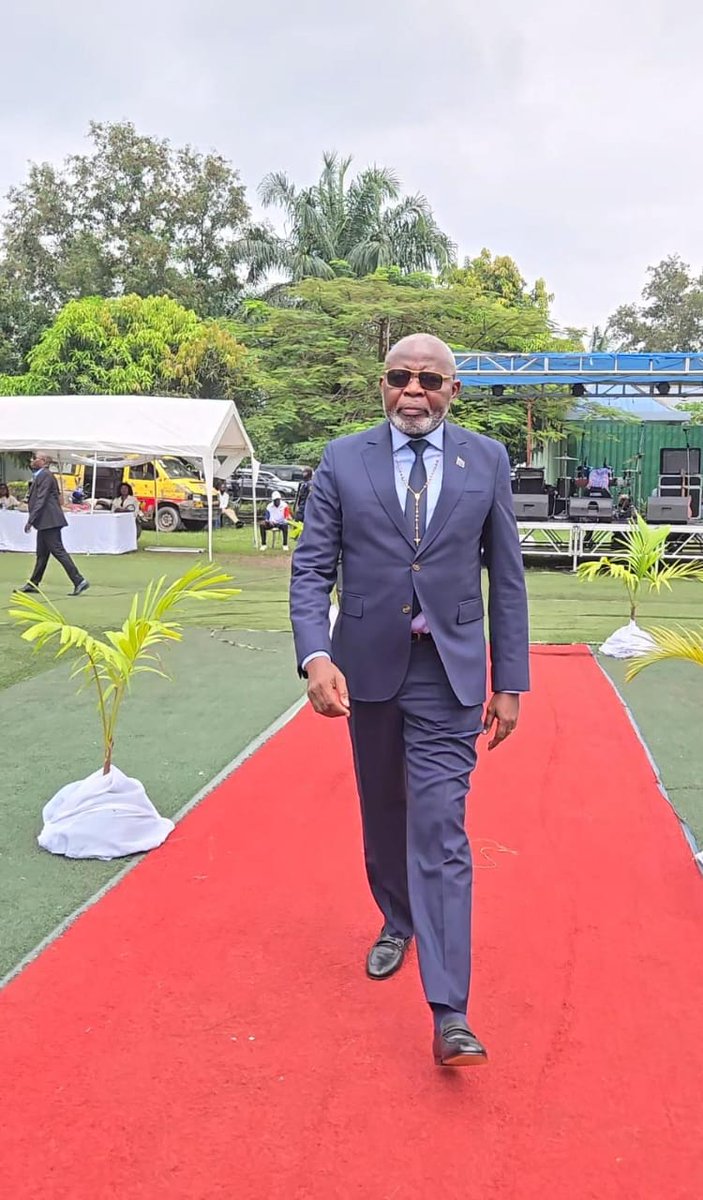 JuvenalNtumba's tweet photo. l’Honorable VITAL KAMERHE, a rendu ce jour un dernier Hommage à la regrettée Henriette Fono Wetshomba, la Maman de l’Honorable Onusumba.
@VitalKamerhe1 @HamidaKamerhe https://t.co/M134mW3WYR