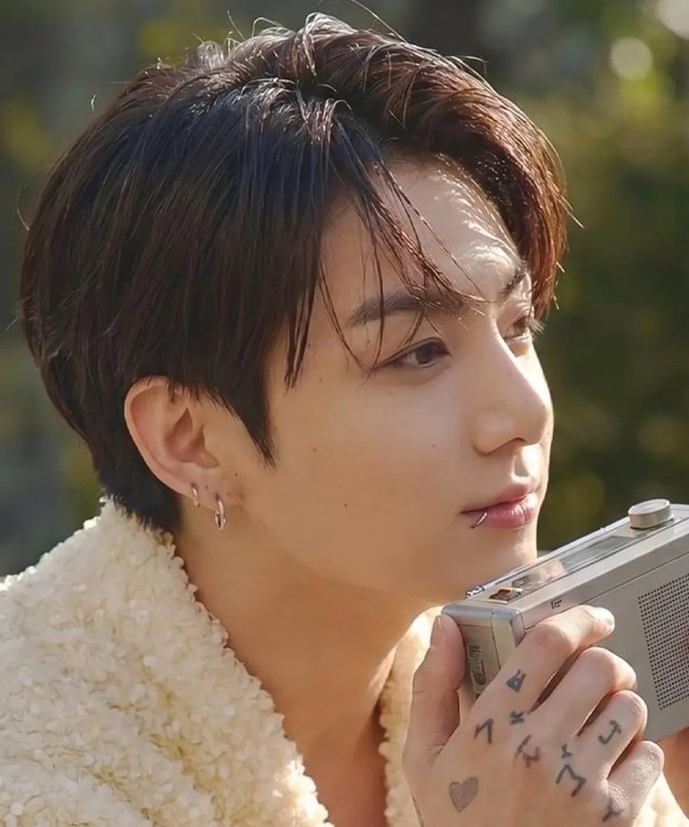 JKWORLD tweet media