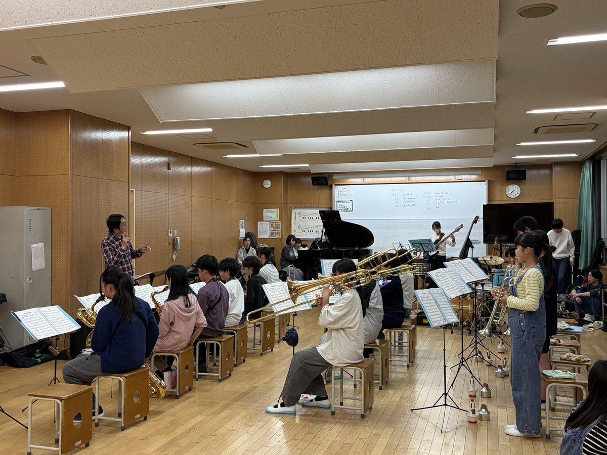 KaiseiJuniorEns's tweet photo. SBB練習日記5/23(土)
今日は5月31日に行われる最乗寺五月大祭のリハーサルをしました!
みなさんにお届けする今年度初めてのイベントということもあってかみんなノリノリで明るく演奏していました!
これからはイベントに加えて大会も近づくため段々と忙しくなりますが全員で頑張っていこうと思います！ https://t.co/4H9xWD73lB