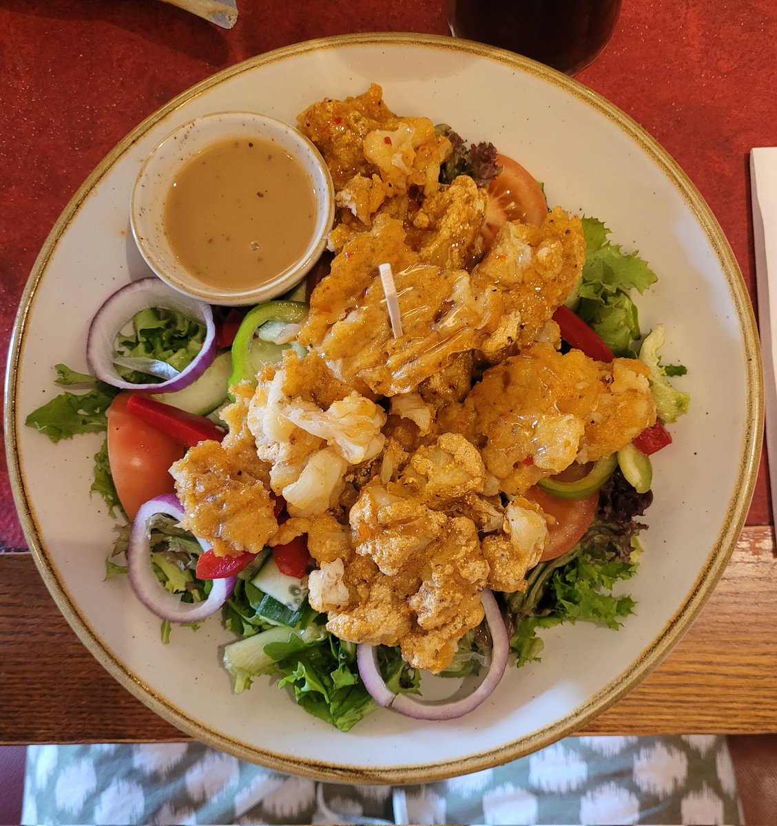 SeaPearlSnake's tweet photo. Crispy cauliflower salad 🥗 https://t.co/7eFG40Ujew