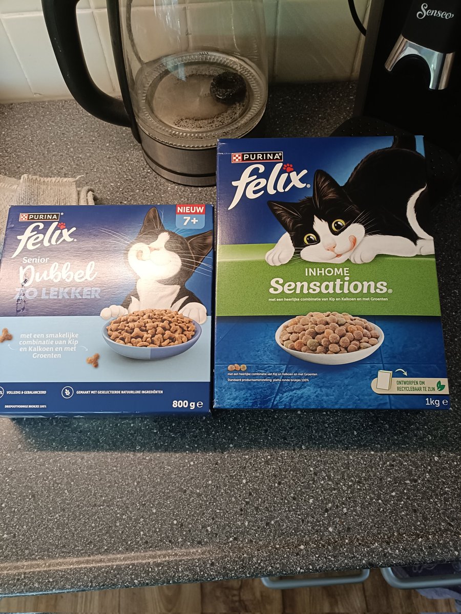 orbex1's tweet photo. Krimpflatie iemand? Nieuwe verpakking, 20% prijsstijging... Bedankt @purina @felix https://t.co/1H4ERwS532