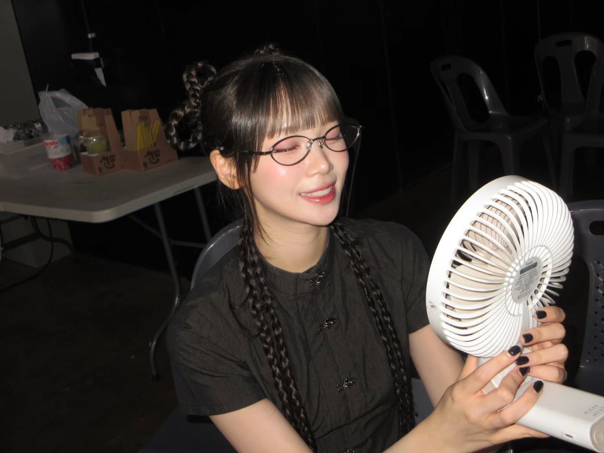kim chaewon pics tweet media