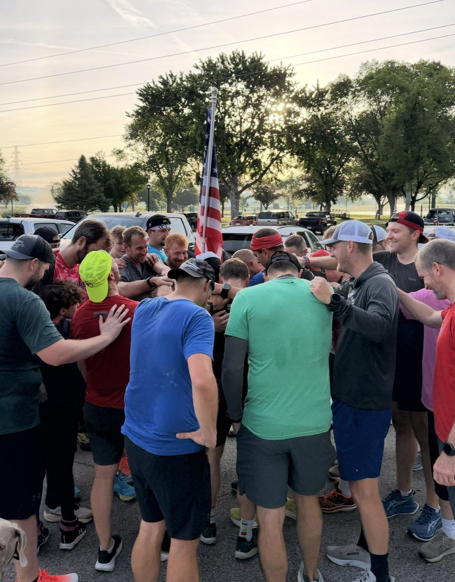 F3TheCrown tweet media
