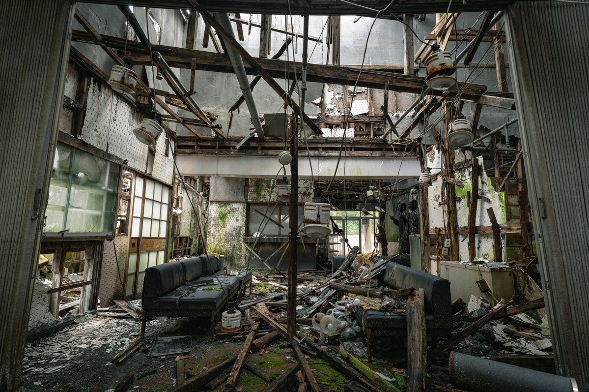 _urbex_record's tweet photo. 朽ちる https://t.co/dBOx8H7IdR
