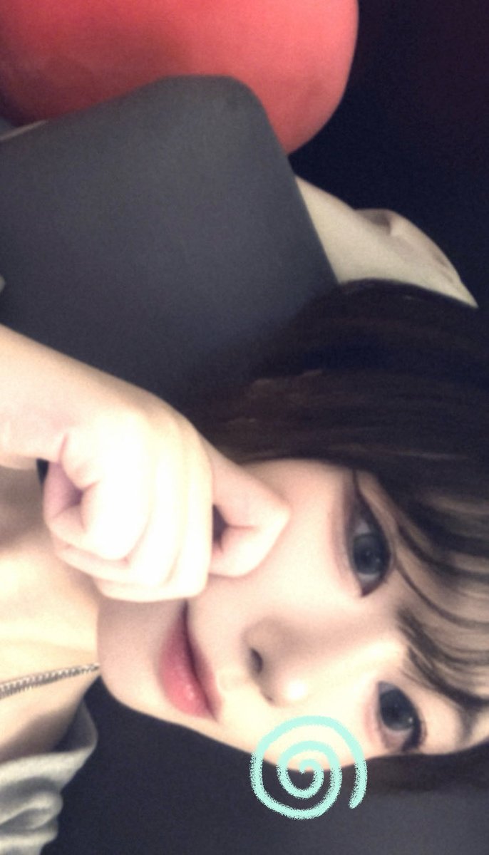 료 tweet media