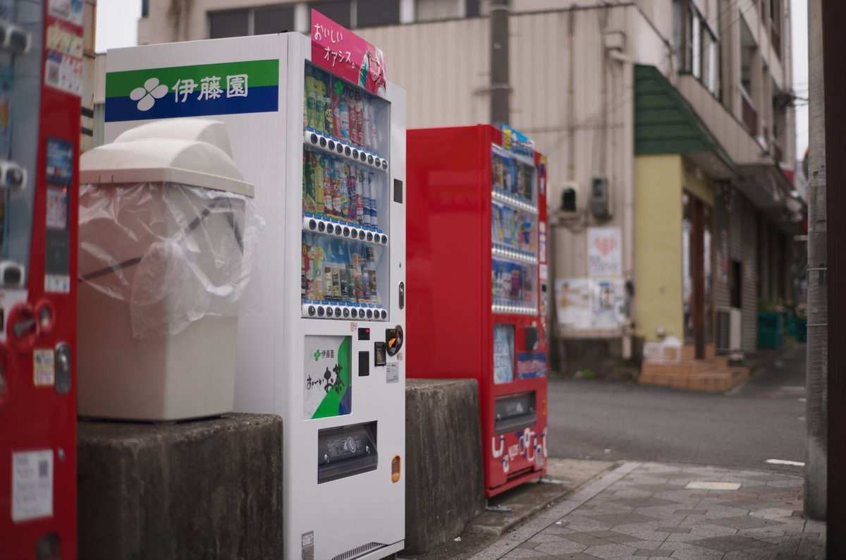 SALTY_SOLNET's tweet photo. 復刻summilux 50mm とオリジナルの2ndバージョンで比較撮影に出かけた。M11とM2新旧レンズ2本で実施
まずはデジタルの撮影結果

WB 6000K固定
leica M11 ISO200
復刻版1,3
オリジナル2,4
f1.4とf4 https://t.co/SLnrhBItIL