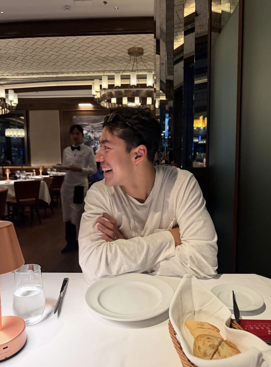 nadoji2001's tweet photo. น่ารักขนาดนี้อะ ดีใจแทนคนได้เป็นแฟนที่ชื่อตรีไรนั่นอะ https://t.co/ItaTwNNgJd
