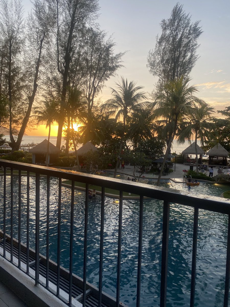 darlingdeebam's tweet photo. sunset 😍 https://t.co/tbd9YFzYZf