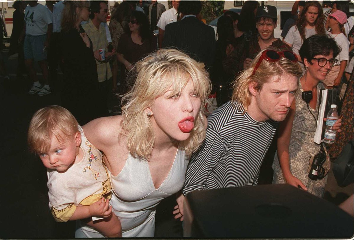 hourly kurt cobain tweet media
