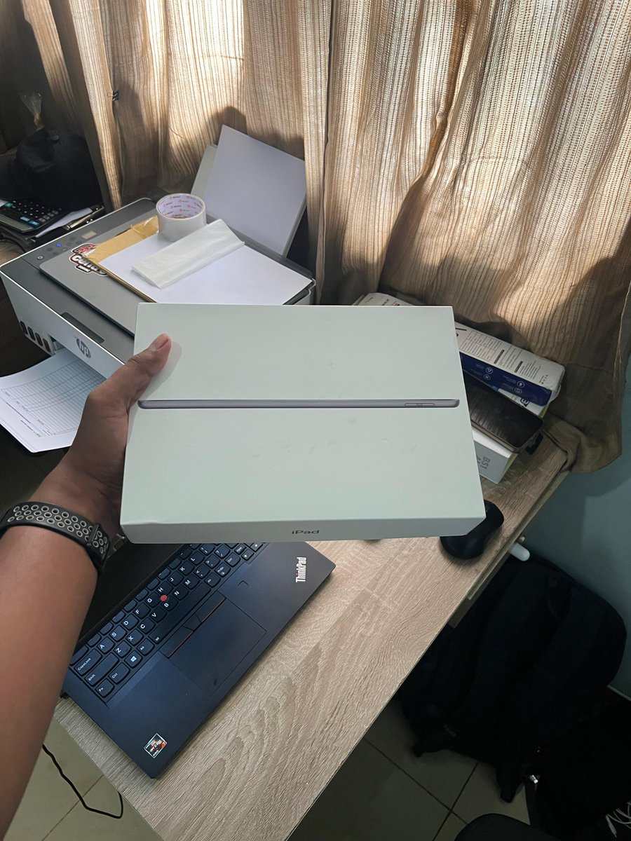 zhndaf's tweet photo. WTS WTB
iPad gen 9 64gb Silver
- Fullset lecet Pemakain aja
- ⁠Free Case 
- ⁠Free Stylus Pen 

Jual : 3,5
COD JABODETABEK 

#zonauang #bealanja https://t.co/1eY3RwWBTI