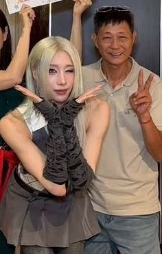 マコ tweet media