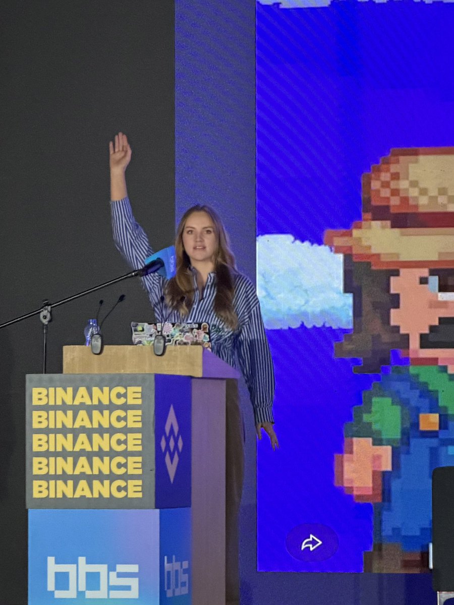 heidi tweet media
