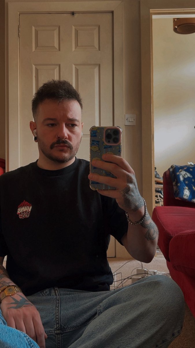 🦇 LOVERBOY 🦇 tweet media