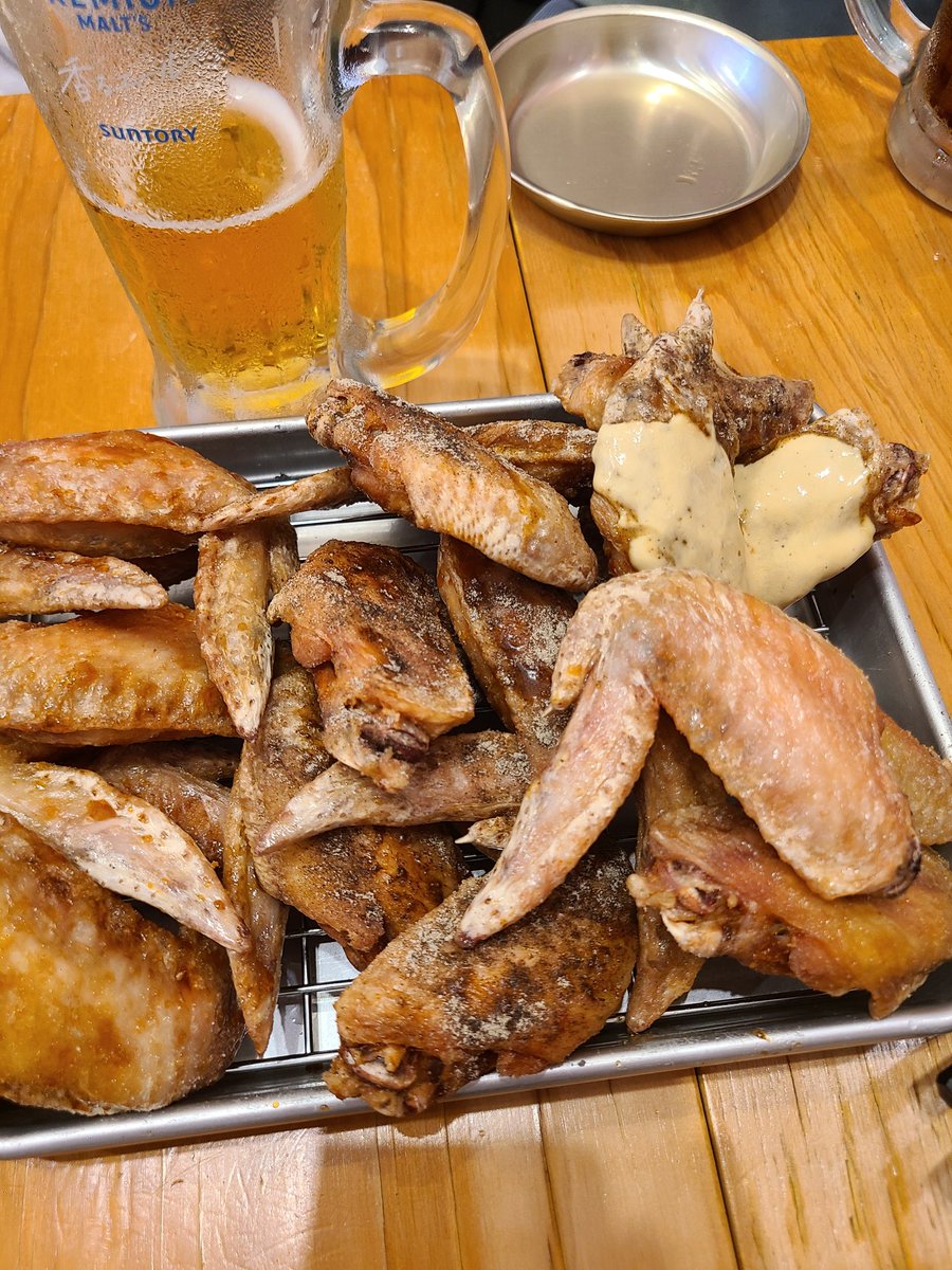 eight909's tweet photo. 一週間の疲れは一旦酒で癒すよねー
ビールうめぇ😋ってなるから
仕事しててよかった✧*｡٩(ˊᗜˋ*)و✧*｡ https://t.co/ZelMtbPONI