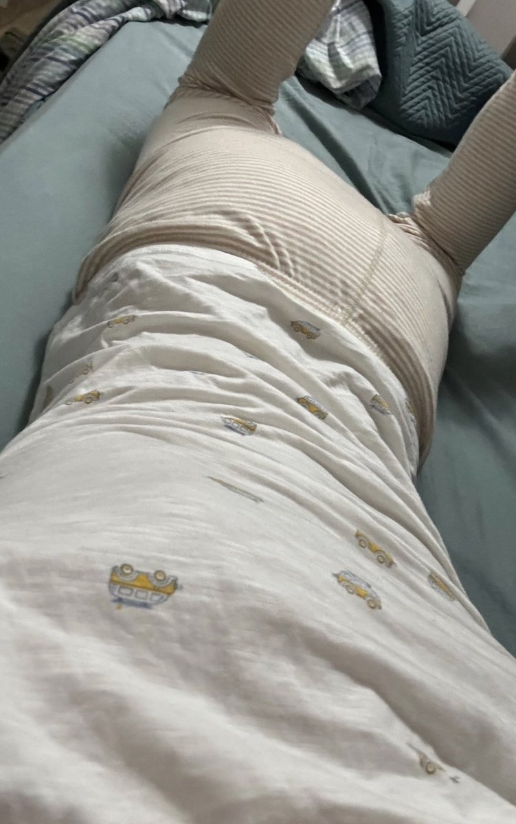 abdlbabyandy's tweet photo. I lovee wearingg this pyjamaa👶🏻💕#diaper #abdl https://t.co/hfA5zcRxJO