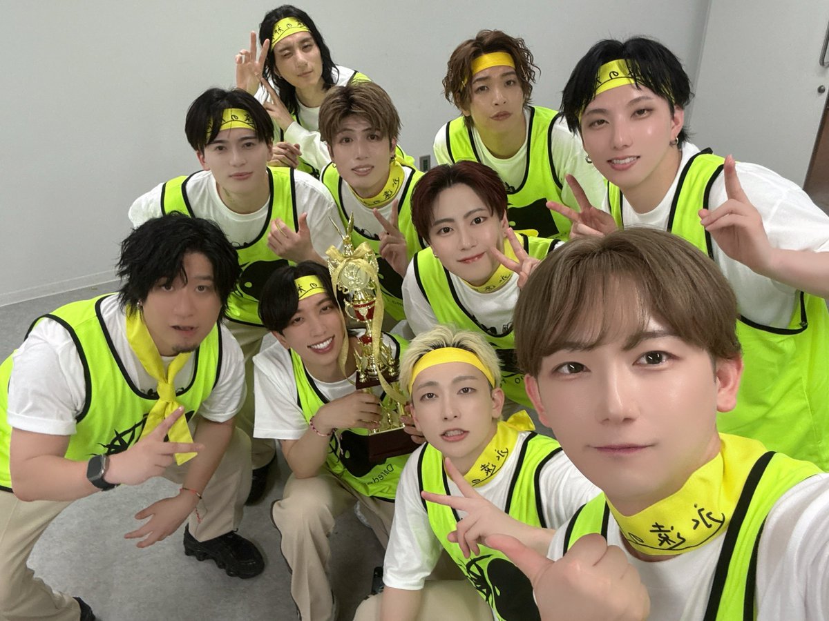 六月とあ tweet media
