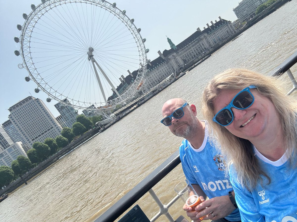 Dicky72's tweet photo. It's nice being in London for the Playoffs when ur not involved @skybluechick72 https://t.co/U9xuPEHTH8