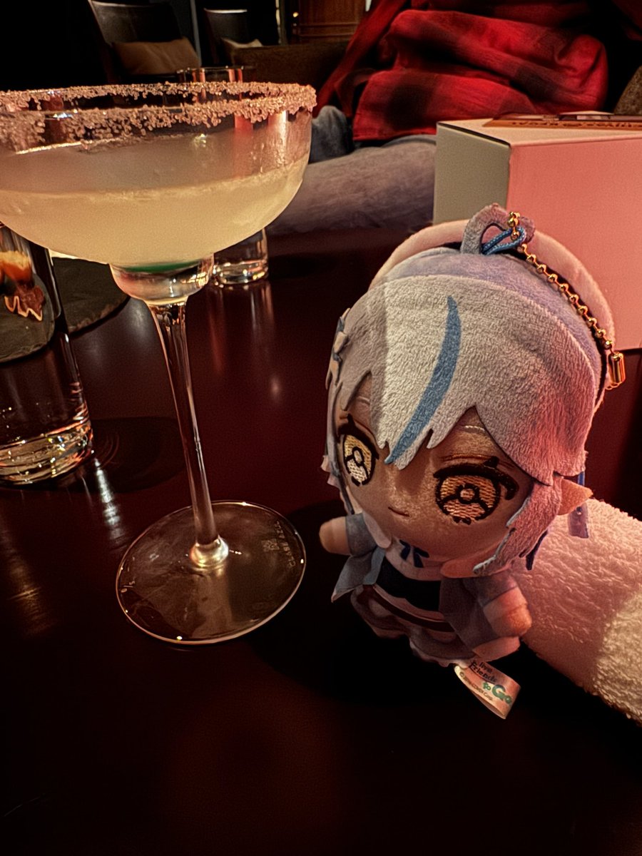 beal3110's tweet photo. 今日はラミィちゃんとラプ様がBAR放浪記でコラボしたbar Algernon Sinfoniaに行ってきました
お二人が飲まれたお酒はどれもとてもおいしかったです https://t.co/bQPxFTwlD8
