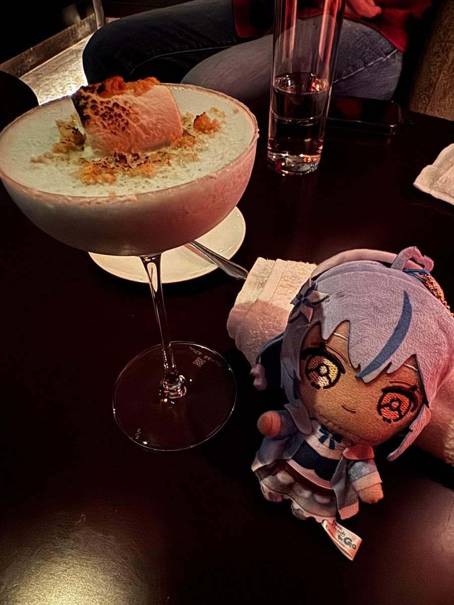 beal3110's tweet photo. 今日はラミィちゃんとラプ様がBAR放浪記でコラボしたbar Algernon Sinfoniaに行ってきました
お二人が飲まれたお酒はどれもとてもおいしかったです https://t.co/bQPxFTwlD8