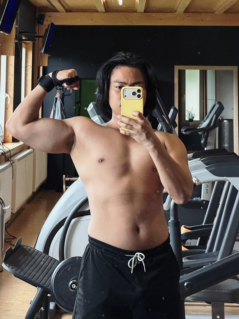 cedricksblanco's tweet photo. 🏋🏻 https://t.co/iZDcAhHYU5