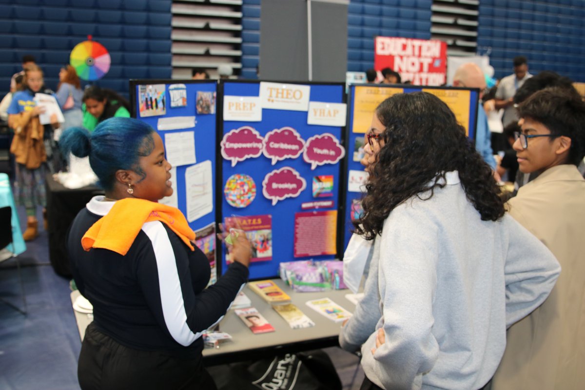 NYCService's tweet photo. Earlier this month, 39 youth groups from across New York City came together at BMCC for our first Youth Action 50 Summit.
Young people showcased their Community Action Projects, connected with city agency leaders, and explored how their ideas can help their communities. 💙 https://t.co/5Gelb4yLqj