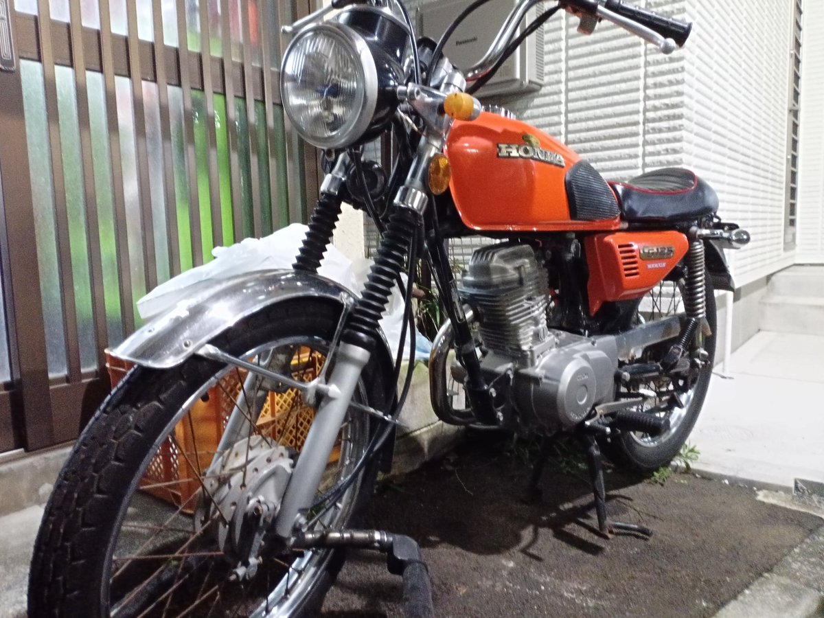galloping_s's tweet photo. 本日レストア完成した国産熊本工場製造のCG125、空冷OHVエンジンって遅くて味わい深くていいすね https://t.co/KYbFccbymG