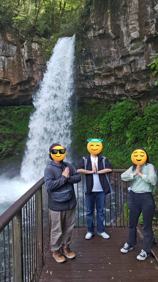 AizenNatsuki28's tweet photo. これはネット上の友人と熱海に遊びに行った時の写真。 https://t.co/t9OjRB8aDg