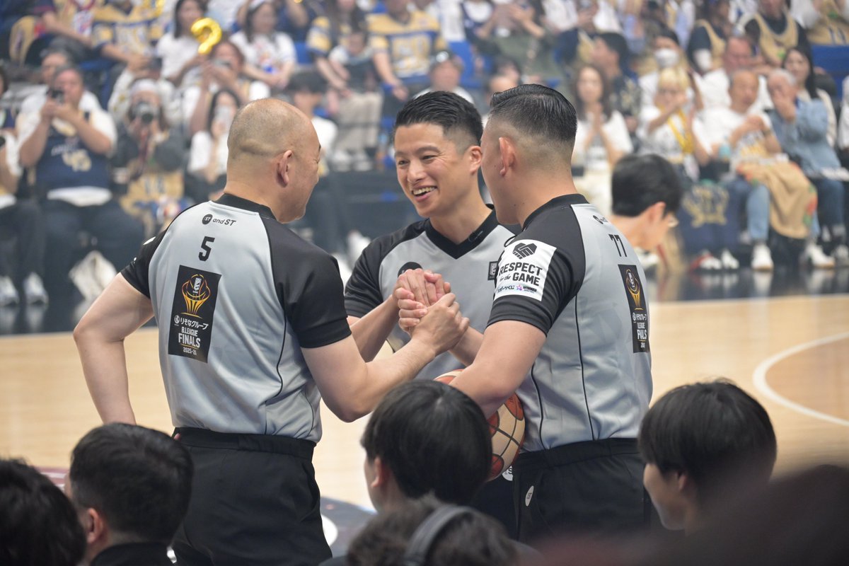 7Bbball's tweet photo. 🤝
#加藤誉樹
#漆間大吾
#平出剛 https://t.co/6x2IbOlr1Q