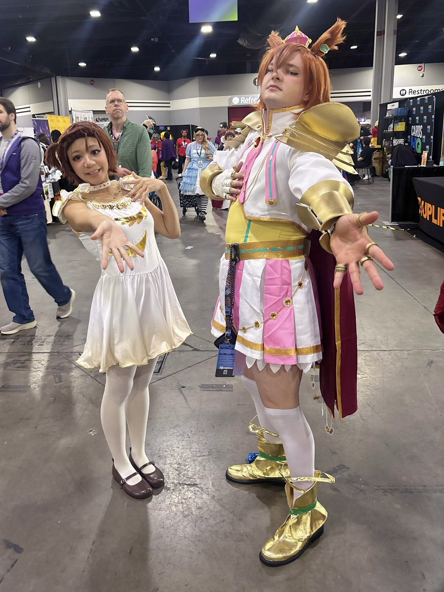 tentendere's tweet photo. Day 2 @MomoCon as Inori Yuitsuka 🥇⛸️

#Medalist #メダリスト #cosplay https://t.co/0ZsjXPaLdu
