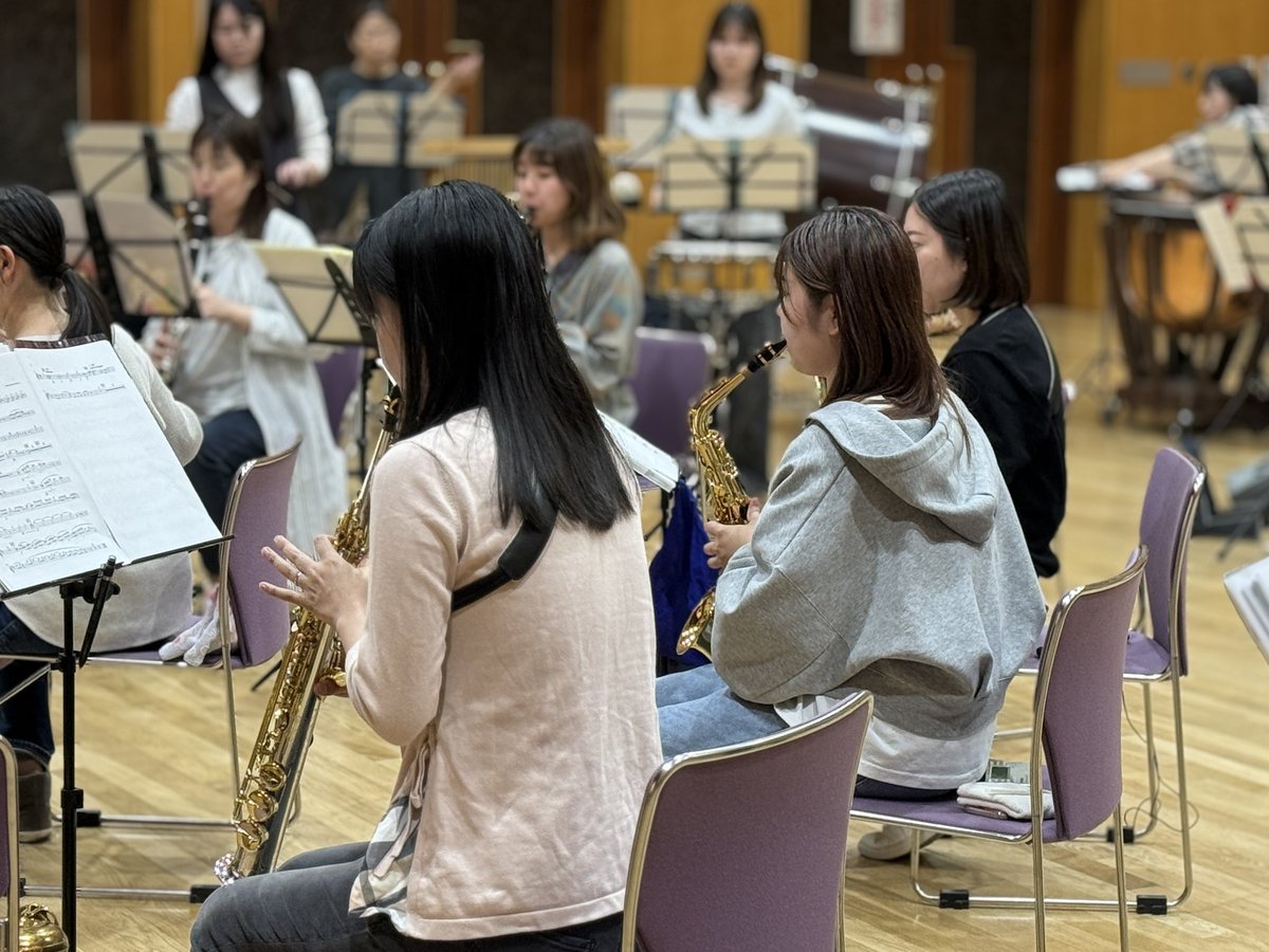 yonosui's tweet photo. 演奏会後最初の練習日でした
本番後あるあるですが、参加人数は少なめでした…🥲
そんな中、今日はクラリネット・サックス・チューバに見学の方が✨
ありがとうございます👏
これからしばらくはコンクールに向けての練習です。
がんばります！ https://t.co/oYyJvWfXLP