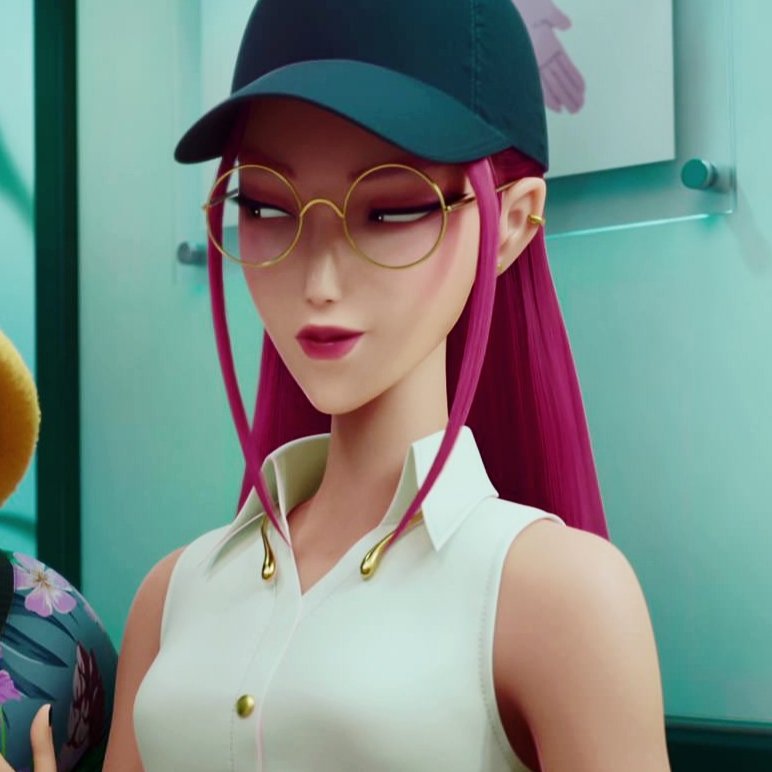 lenaskzorel's tweet photo. wish i looked this good while wearing a cap https://t.co/p1rxSMB0B3