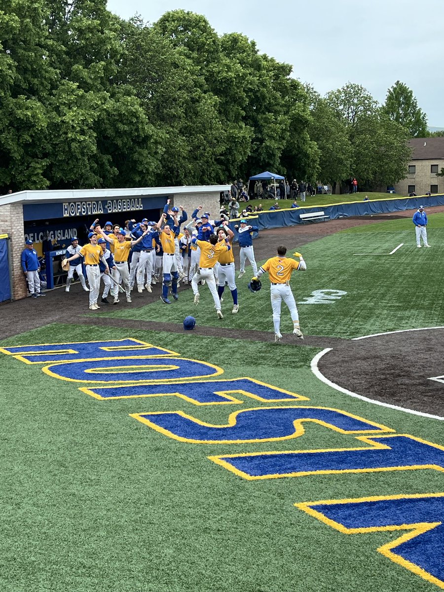 axcessbaseball's tweet photo. Kellenberg SS Richie LaVacca breaks the tie with a solo HR in the third!

Kellenberg 3 - St. Dominic’s 2 
Bottom third https://t.co/3CeL6gRCEj