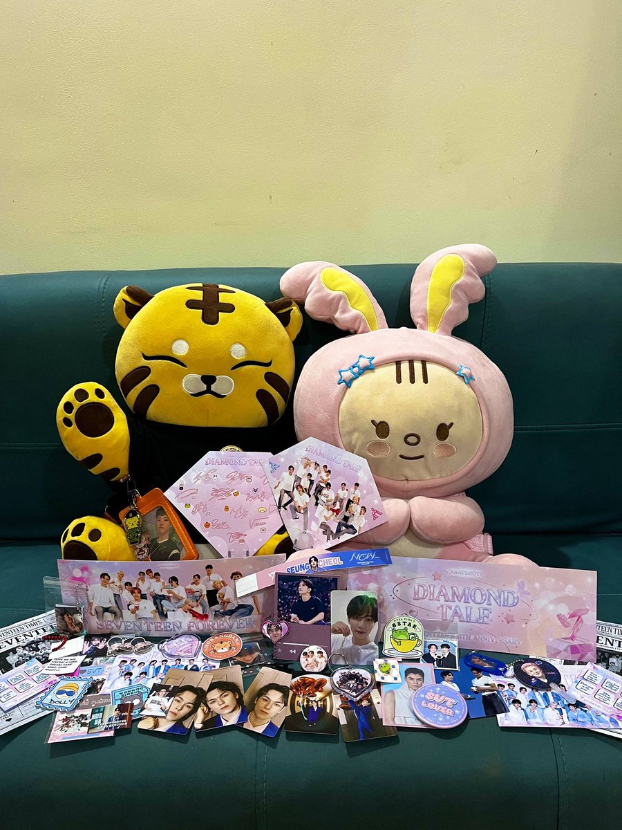 helloitstoram's tweet photo. Went home extra happy today. Thank you po for the cute little freebies.๐ฉต๐ฉท
#SEVENTEEN #์ธ๋ธํด #CS_DIAMONDTALE #FREECSE #SVT_11TH_BDAY #SVT11THANNIVERSARY https://t.co/57bIYPKfFr