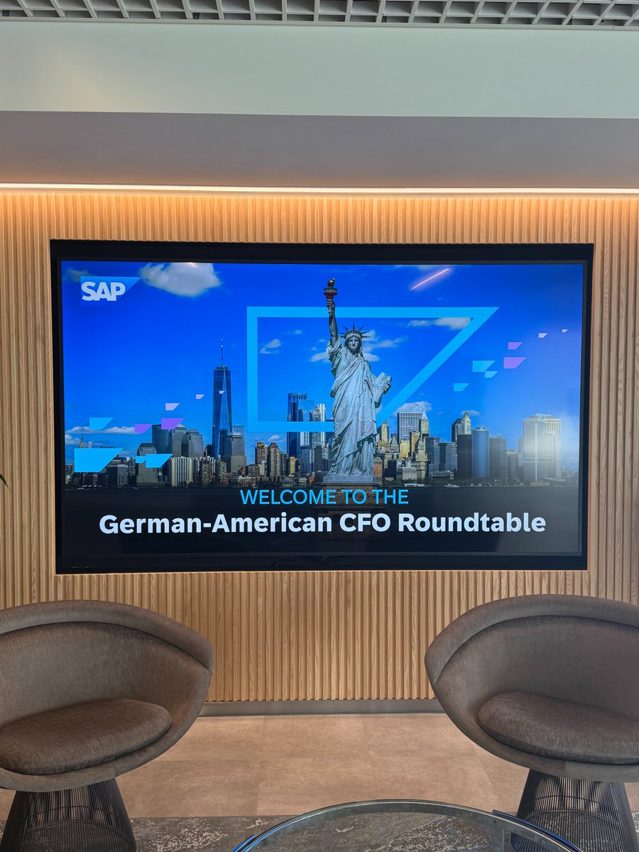 ralfhirt's tweet photo. SAP Americas in NYC hosted the German-American CFO Roundtable with almost 100 CFOs and business leaders attending. Delighted about the opportunity to present the CovQ Value Creation Management Platform. 

Excellent discussions around systematic value creation and connecting augmented intelligence, strategy, and execution, to ultimately build compounding leaders. 

#SAP #CFO #CovQ #ValueCreation