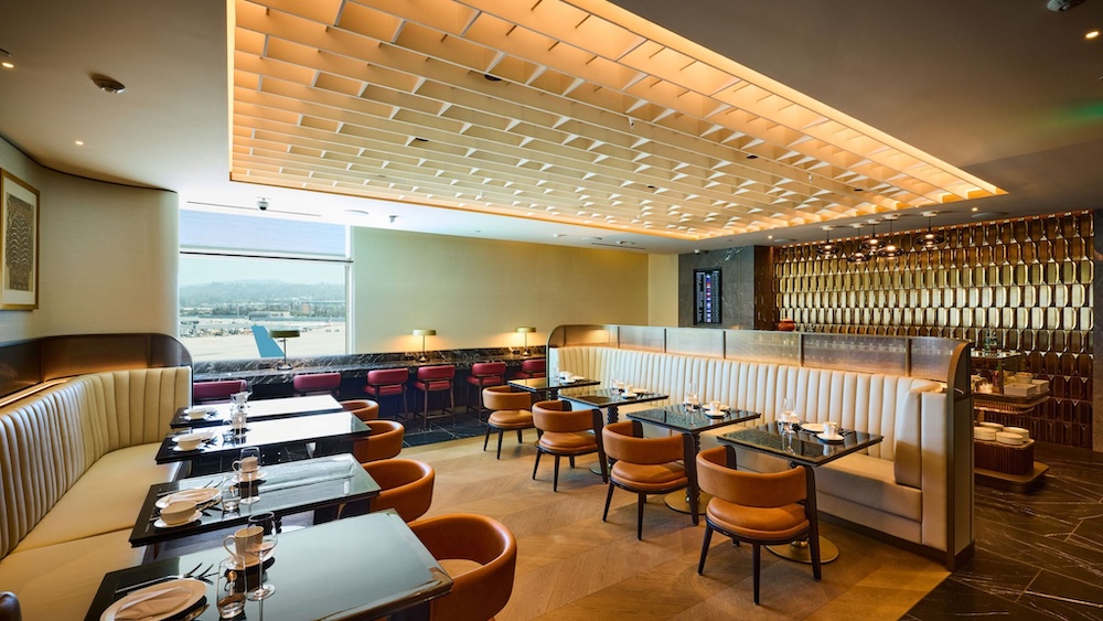AeronewsGlobal's tweet photo. @airindia opens Maharaja Lounge at San Francisco International Airport (@flySFO).

Located near Gate A1 in the International Terminal at SFO, The Maharaja Lounge is spread over 3,300 sq. ft.

Amenities: https://t.co/005KMMplBG https://t.co/DV5SFdLnDA