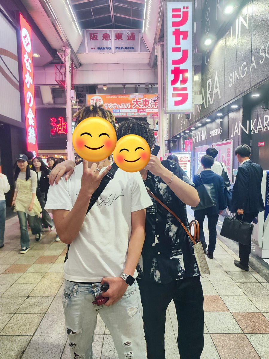 KUSOEZ's tweet photo. 梅田でたまたま会った🤩
まじびびった🕺🕺
@luke_ox https://t.co/sLeEtCHChT