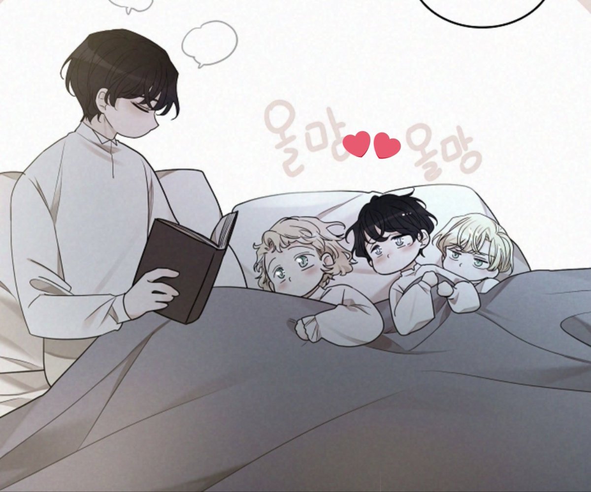 puddingmelons's tweet photo. the three babies are growing up healthily 🥳🐍💙💚 and they all look so gorgeous and beautiful 🥹😩✨️ (they seem to love getting carried by their daddies too 🫂🤭)
also, them sharing a pillow and blanket while edwin read them a bedtime story was so cute and precious aah🥹😭📚💗 https://t.co/UVOJbfNSsC