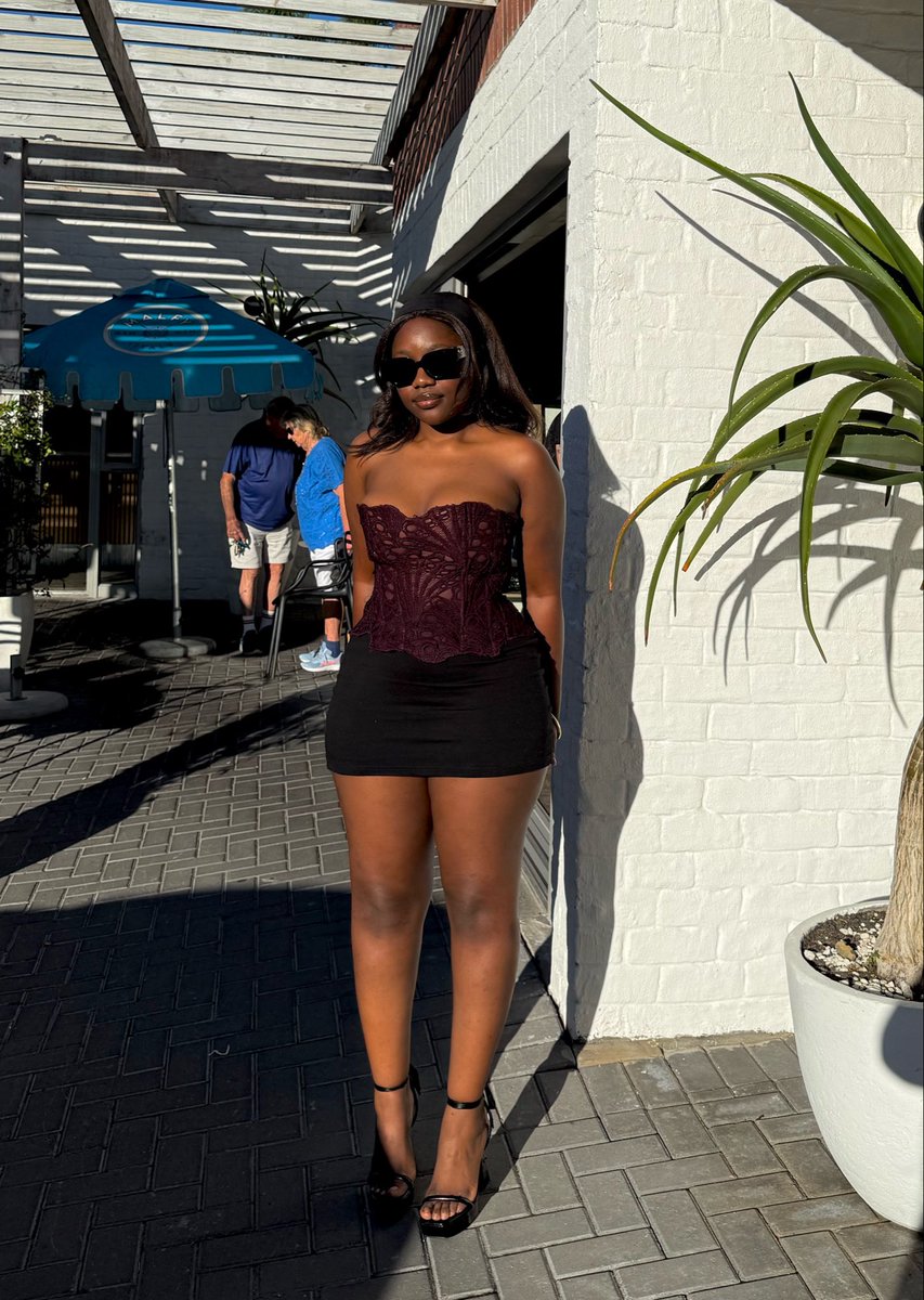 nomzieb tweet media
