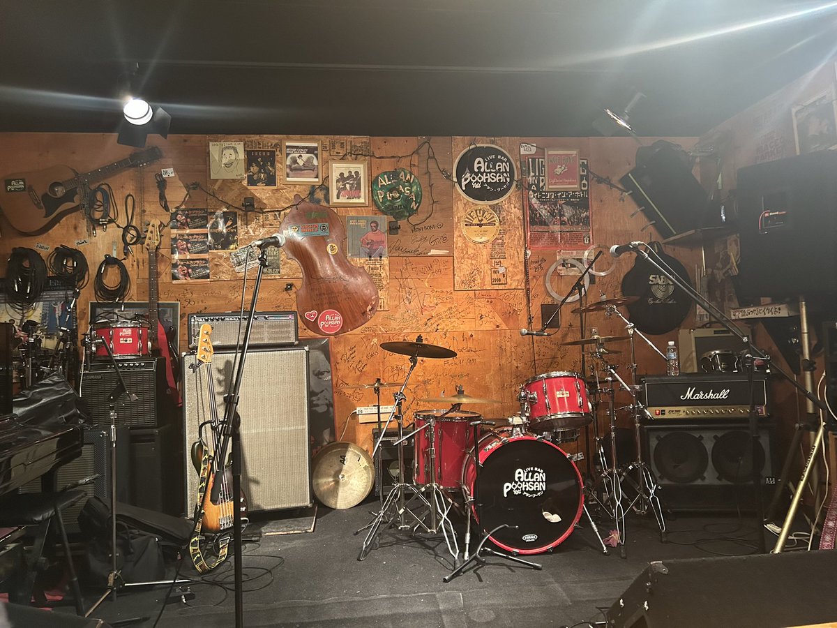 ediondsd's tweet photo. 今日はGBと名古屋アランプーサンまで🥳
無法地帯でご一緒させてもらってるベースの小谷さんのバンドTHE DROPPERS‼️
大人の渋さでまくり😎カッコよかったぁぁ🥳
#THEDROPPERS
#アランプーサン https://t.co/S0ZclHnRN3