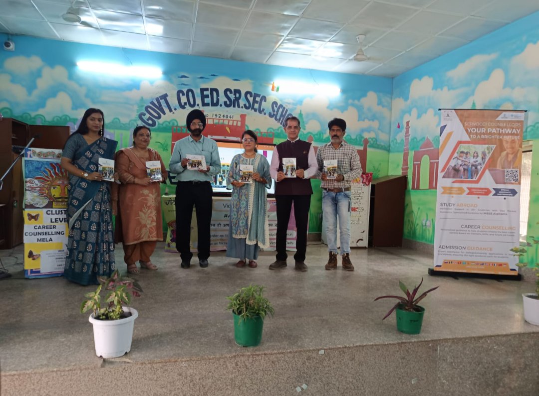 SharmaArchana12's tweet photo. #VidyanjaliUtsav2026 #5yearsofnep2020 #NEP2020 #NEPSE #joinvidyanjali ☘️
A Cluster level Career Counselling Mela organised at Govt Coed SSS Nehru Nagar of South East through #Volunteer Mr Praveen Malik from NGO SERVOCCI. DURCC & DDE ZONE 25 also graced the occasion ☘️ https://t.co/riX5VjNeCJ